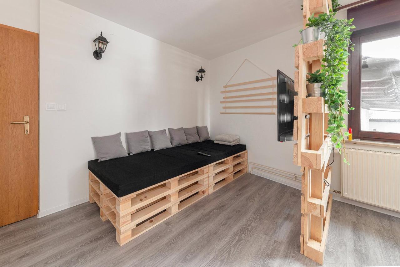 Apartma Vevce Lägenhet Ljubljana Exteriör bild